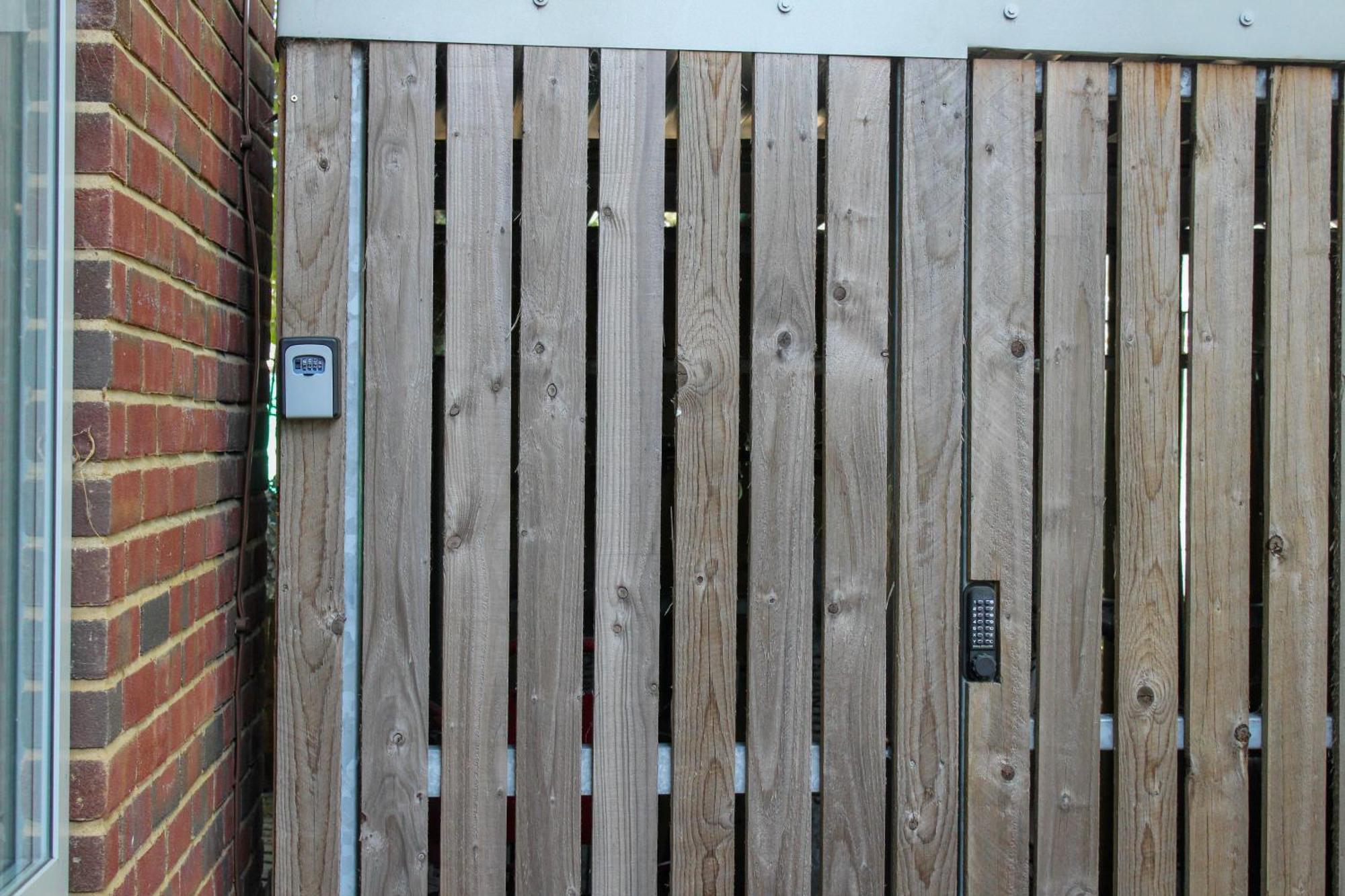 Homestay Lascelles House - A Few Mins To Us Embassy, Battersea Power Station &
